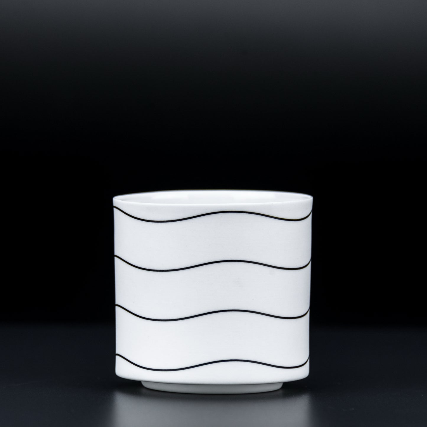 Teelichtglas aus Porzellan – Vase / Glasvase / Deko-Vase – stilvolles Wohnaccessoire & Dekoartikel aus Europa