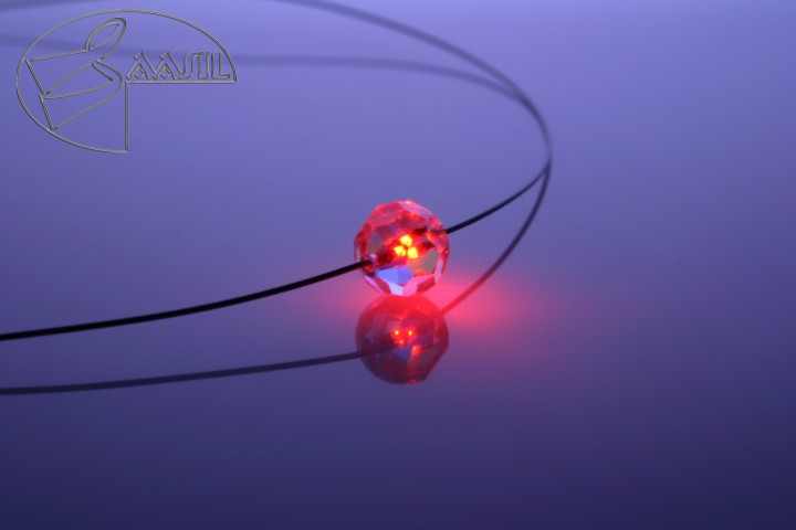 Armband LED Kristall Ball Rot Crystal mit Swarovski®- Elements – stilvolles Wohnaccessoire & Dekoartikel aus Europa