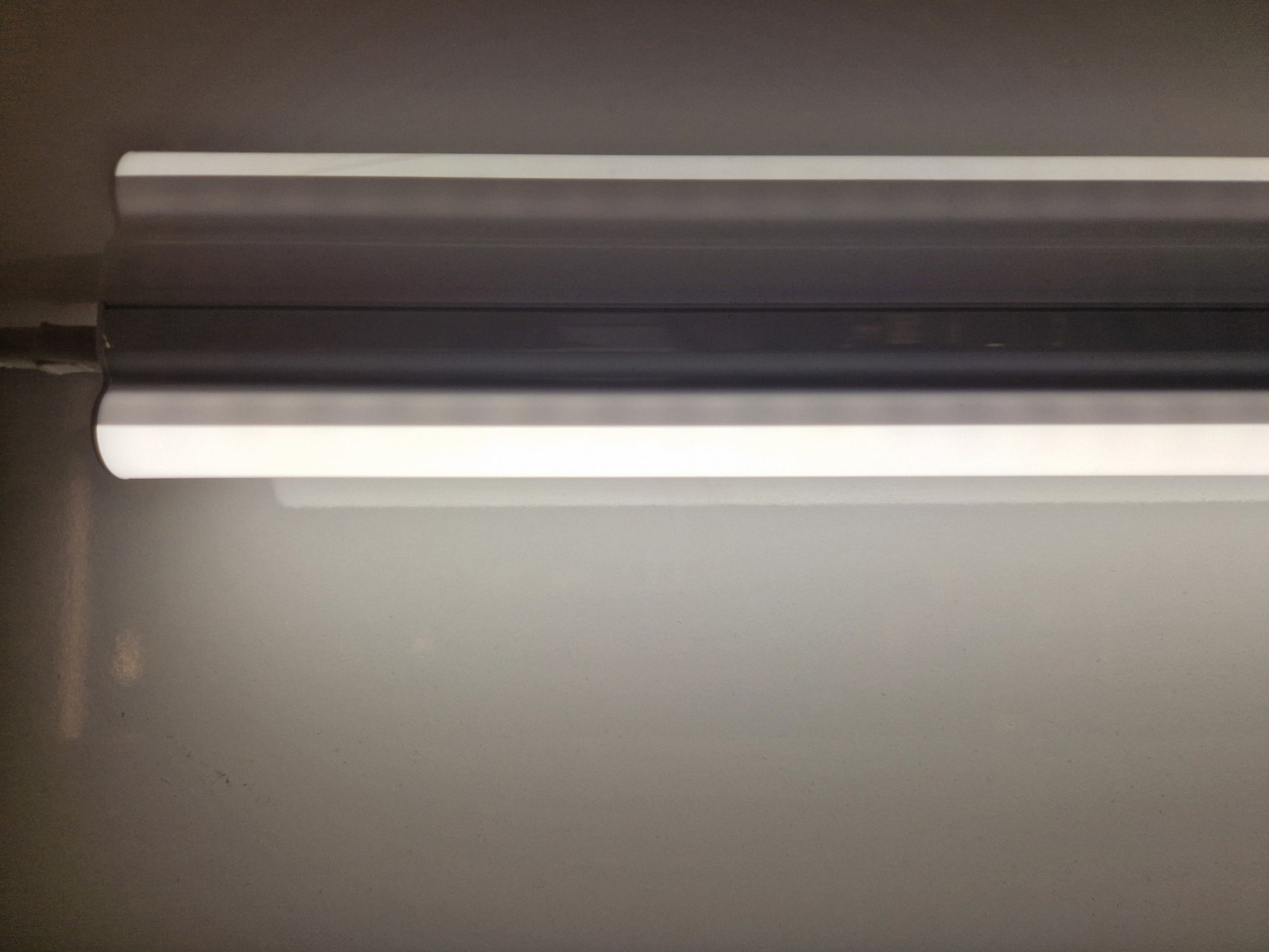 Vesio LED-Lichtleiste 120 cm 16W mit Schalter