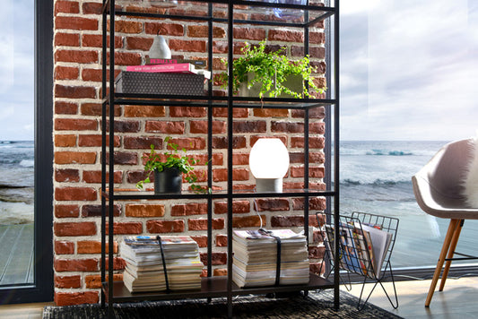 Kleine LED Tischlampe Johannesburg mit Betonfuß