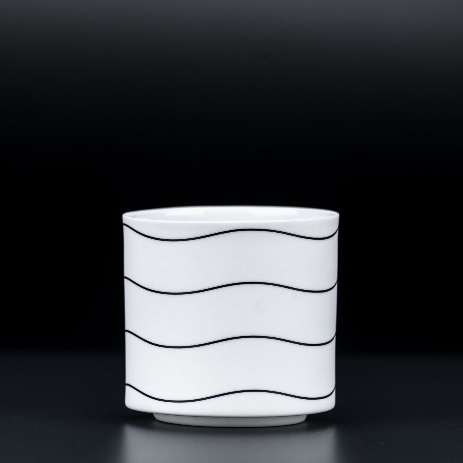 Teelichtglas aus Porzellan – Vase / Glasvase / Deko-Vase – stilvolles Wohnaccessoire & Dekoartikel aus Europa