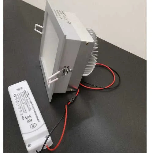 – Einbaustrahler