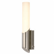 LED-Wandleuchte Edelstahl mit opalweißem Diffusor, eingeschaltet.