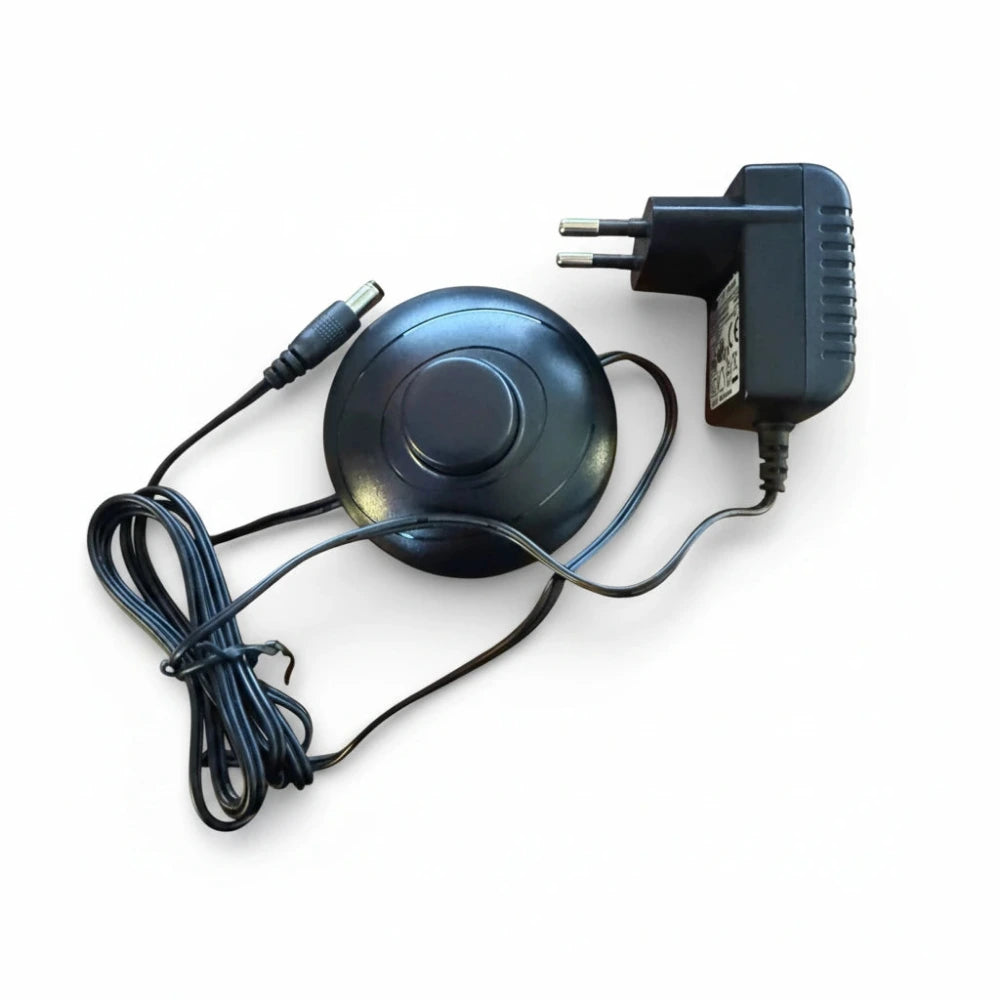 DONG GUAN RSS1002-050100-W2E 11V DC 0,5A LED Netzteil schwarz mit Fußschalter 5,5x2,5mm