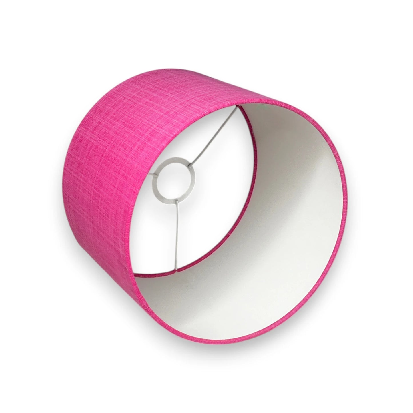 Stofflampenschirm in Pink mit weißer Innenseite und E27-Aufnahme, Seitenansicht