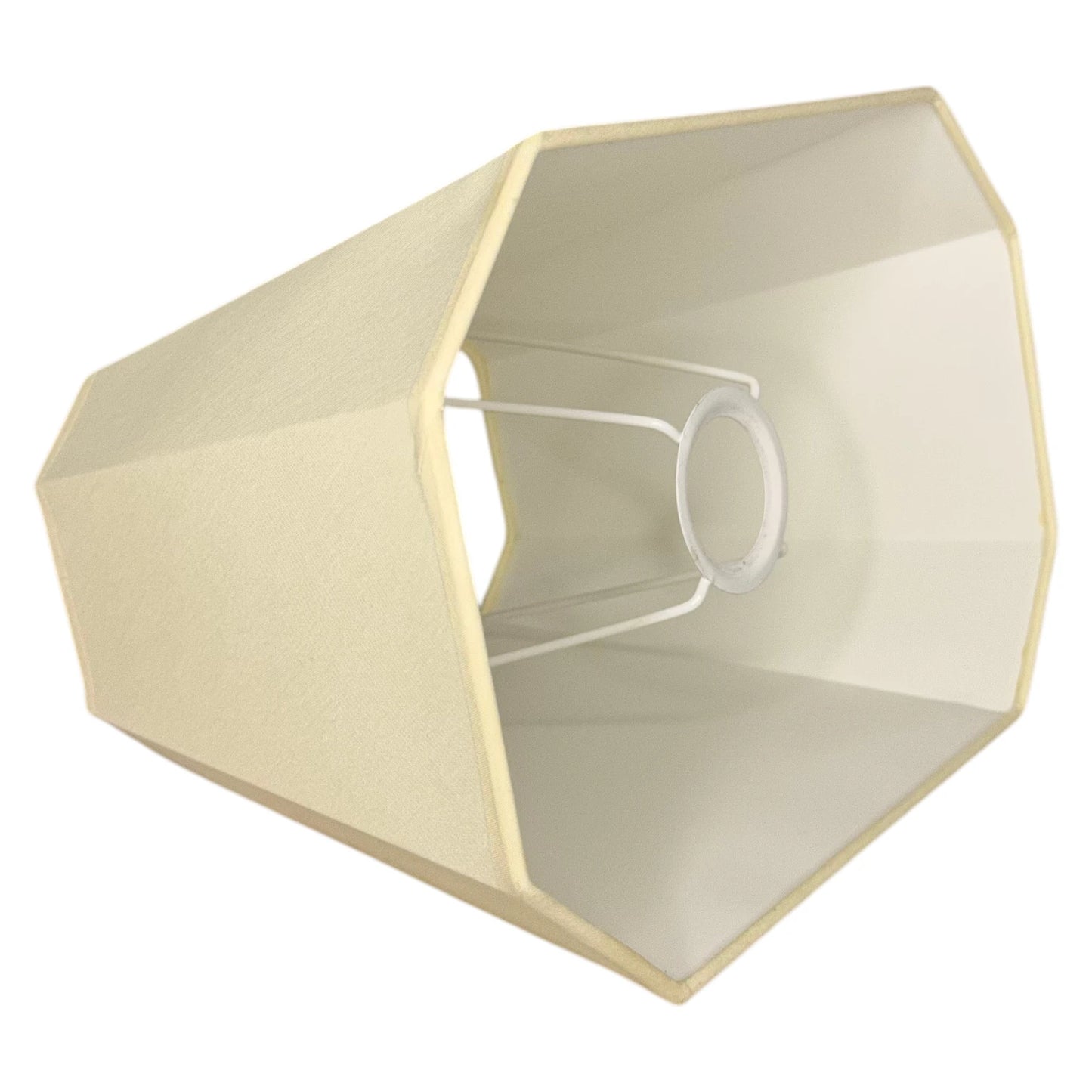 Rechteckiger Lampenschirm in creme Beige mit weißer Innenseite und E27-Aufnahme