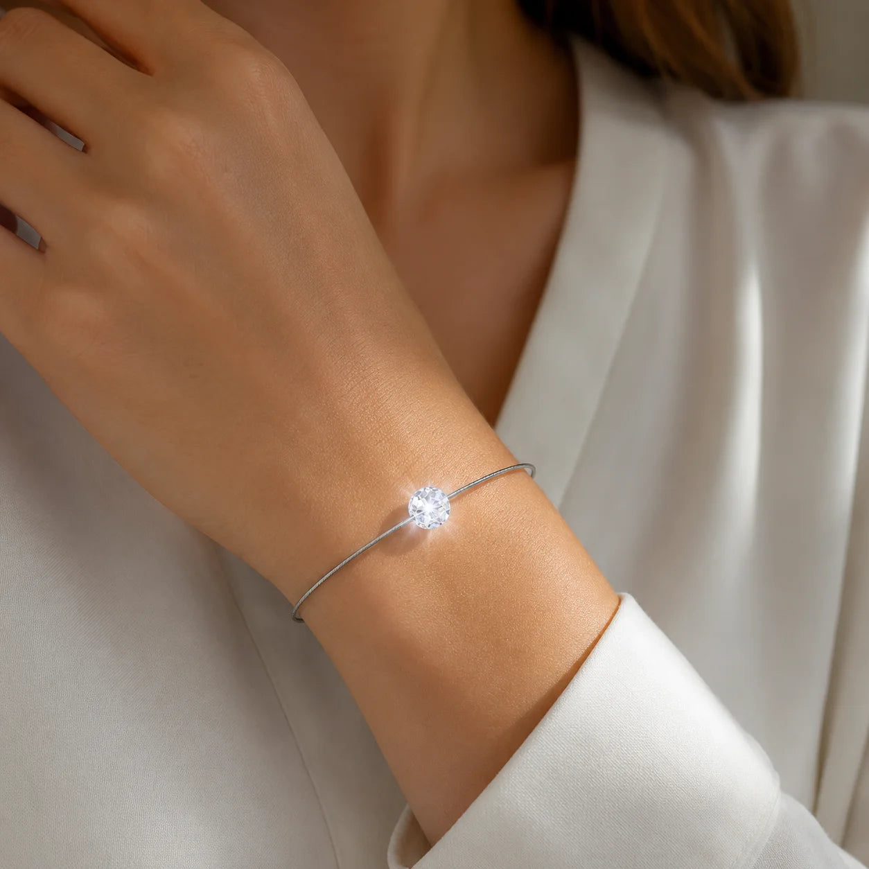 Weißer Kristall in geschliffener Kugelform-LED-Armband 