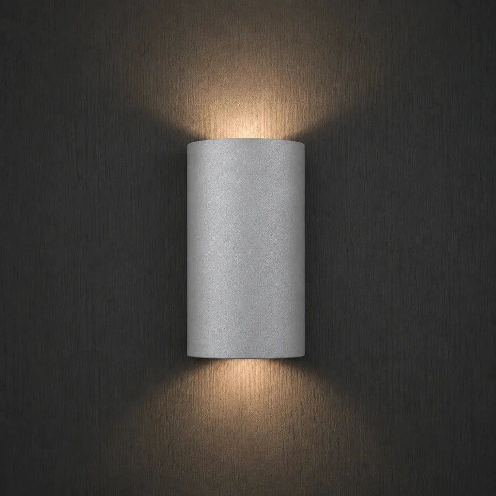 Die moderne "Up & Down" LED-Außenwandleuchte des Herstellers Fischer Leuchten.