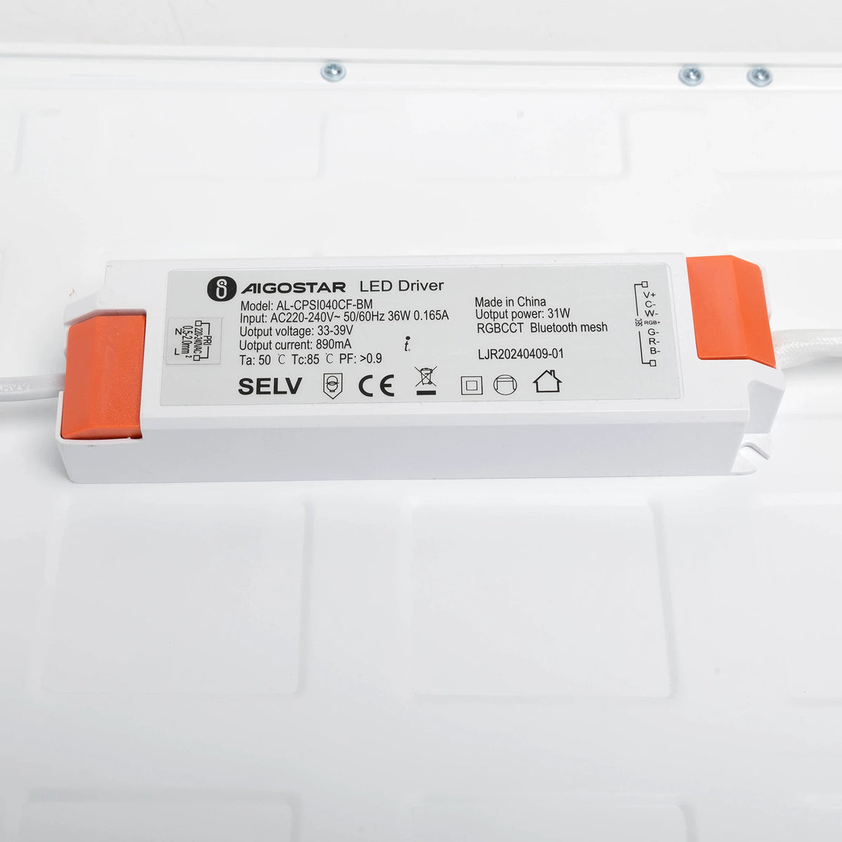 Aigostar Smart LED-Panel 1195 × 295 mm – 36 W, RGB+CCT, Bluetooth Mesh – Produktansicht 3