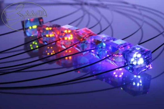 Armband LED Kristall Cube Blau Crystal mit Swarovski®- Elements – stilvolles Wohnaccessoire & Dekoartikel aus Europa