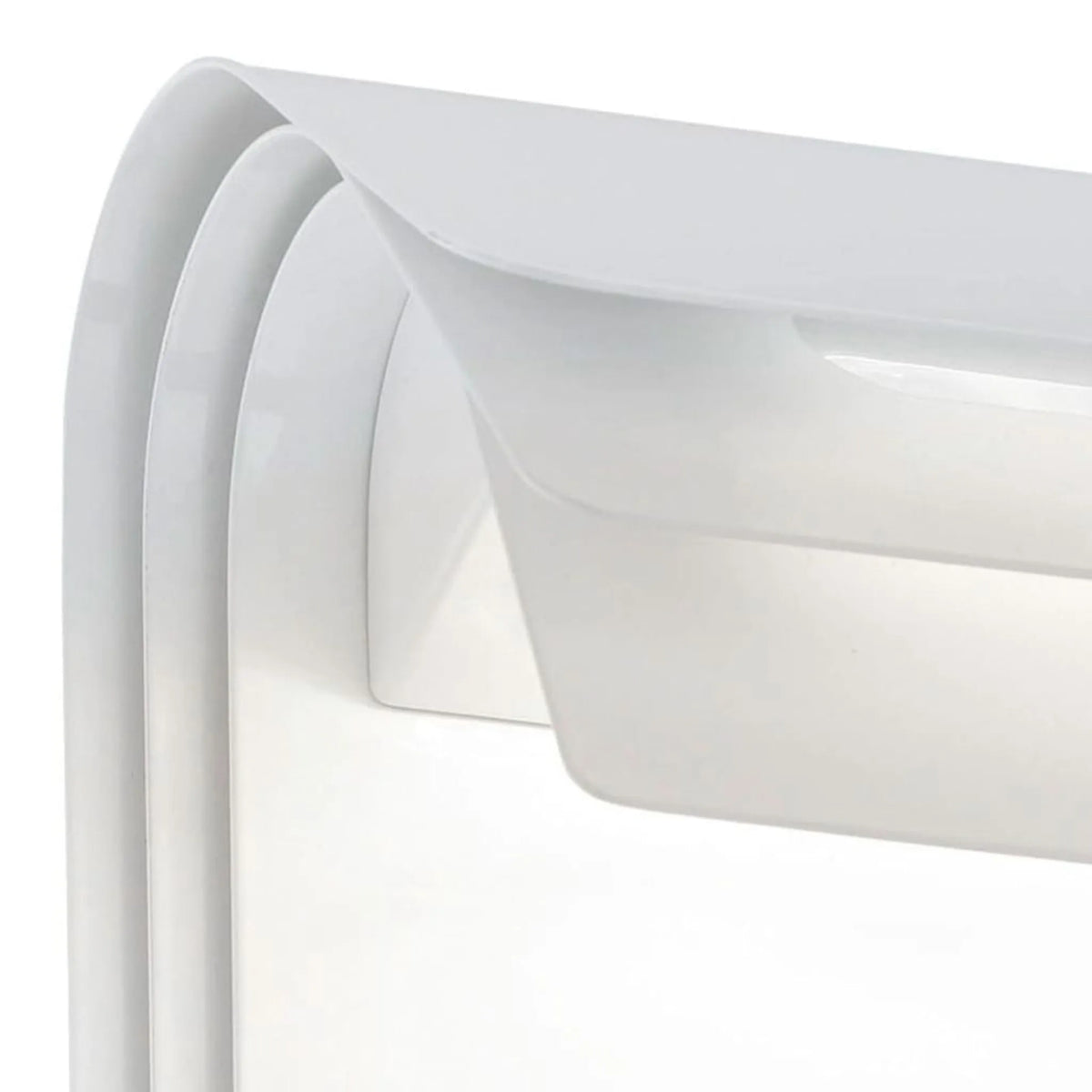 Detailansicht weiße Außenleuchte in modernen Design sojo eglo