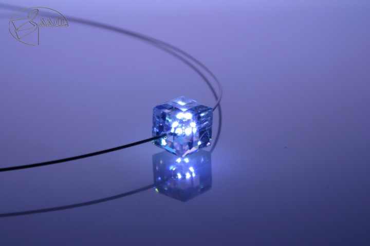 Leuchtendes Armband – Cube (geschliffen) – Blau – Swarovski® Elements