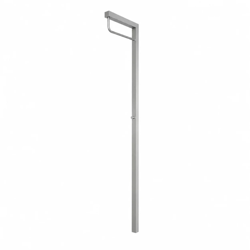 Beleuchtete Design-Garderobe aus Aluminium mit schlanker 200 cm hoher Form und integrierter Kleiderstange vor weißem Hintergrund