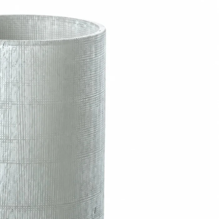 Detailaufnahme der grauen Blumenvase Ashley mit strukturierter Glasoberfläche und Vintage-Optik