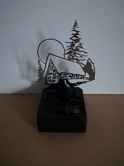 LED Tischlampe mit Schattenspiel Shadow Motiv Hütte