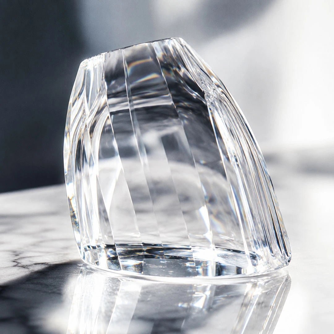Glasschirm für G4 Leuchte aus klarem Glas mit facettierter Kristalloptik und Tulpenform