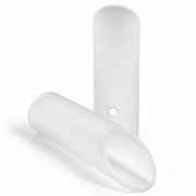 Weißes mattes Lampenglas mit schräger Öffnung in zwei Ansichten, mit sichtbarer seitlicher Befestigungsbohrung.