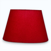 Roter Lampenschirm aus echtem Leinen in ovaler Form, freigestellte Frontansicht mit klarer Silhouette, oben 23 cm, unten 35 cm, Höhe 22 cm, Light & Living, Artikelnummer 35435-1782