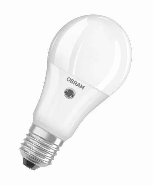 OSRAM LED Daylight Sensor Classic A60 E27 mit integriertem Tageslichtsensor warmweiß 2700K