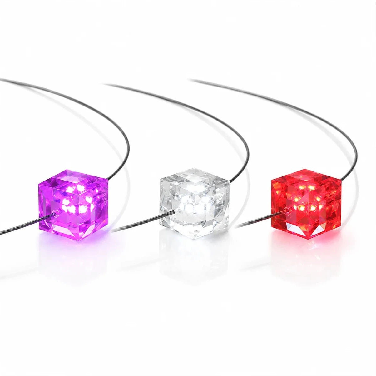 LED Halsketten Set mit Swarovski® Elements Cube in Weiß, Rot und Pink