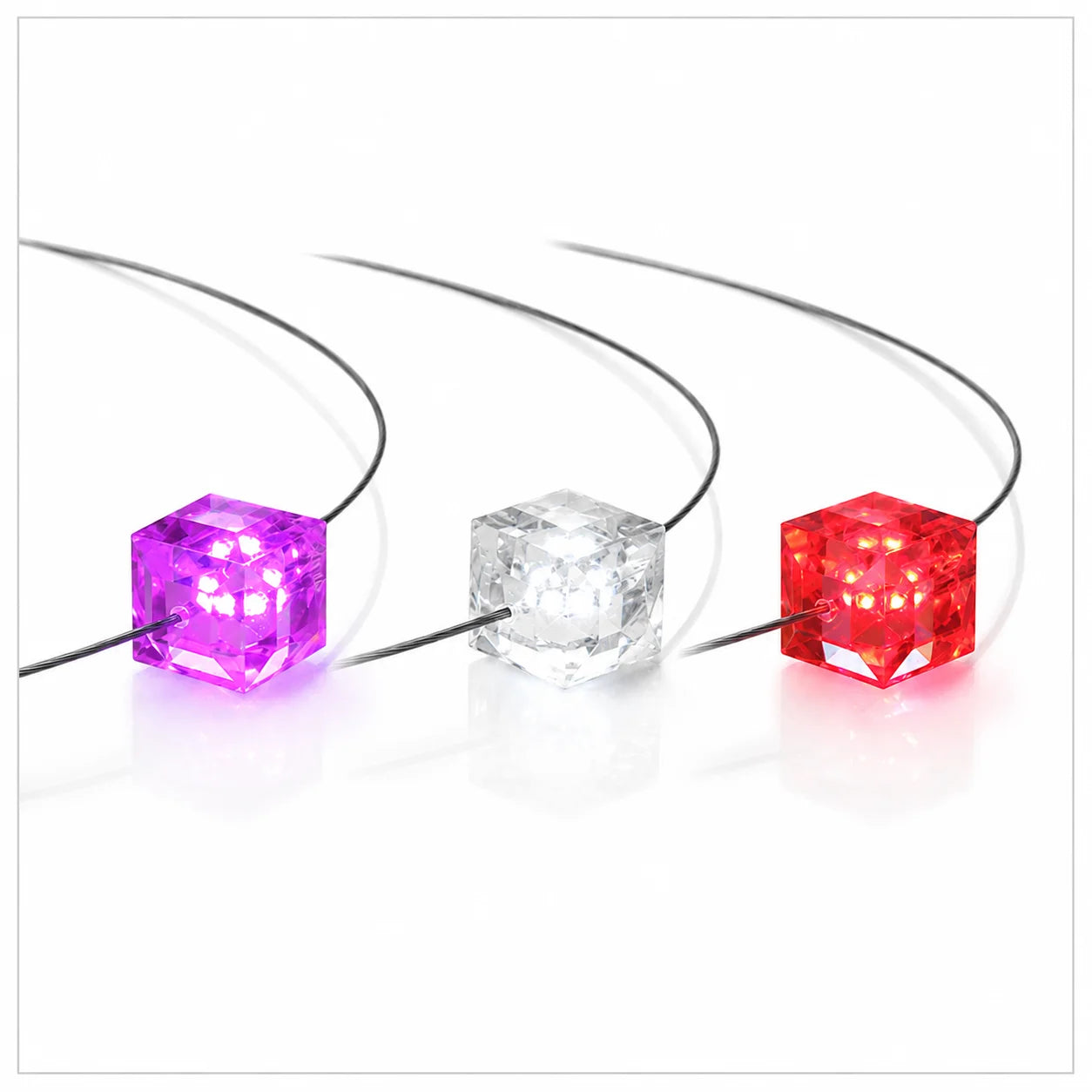 LED Halsketten Set mit Swarovski® Elements Cube in Weiß, Rot und Pink