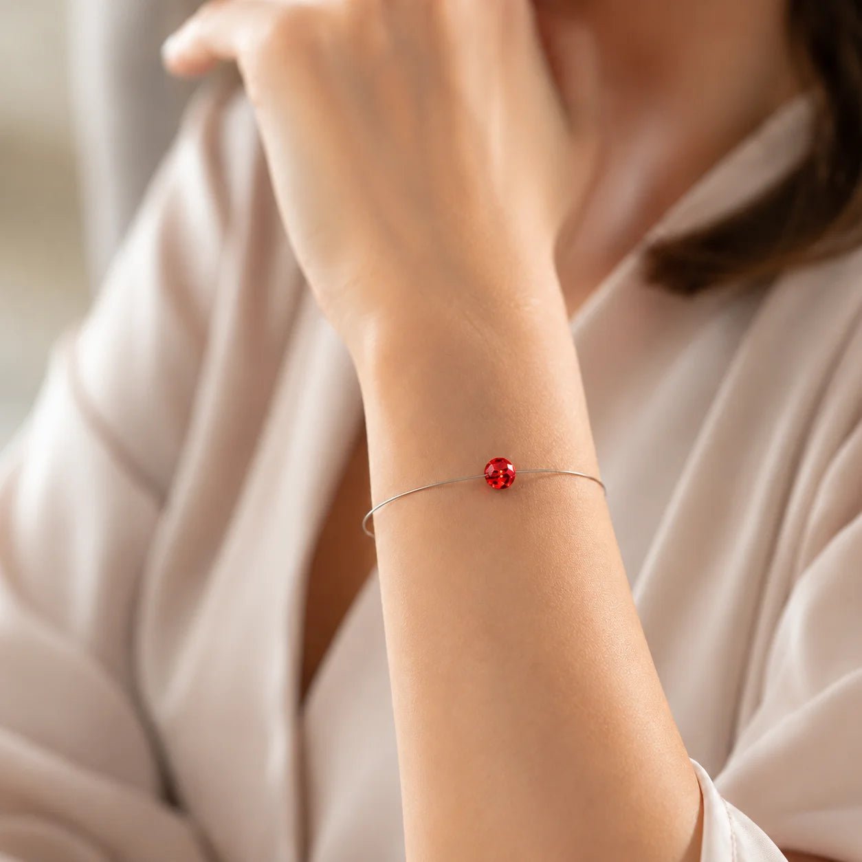 Funkelndem Swarovski Kristall am Handgelenk