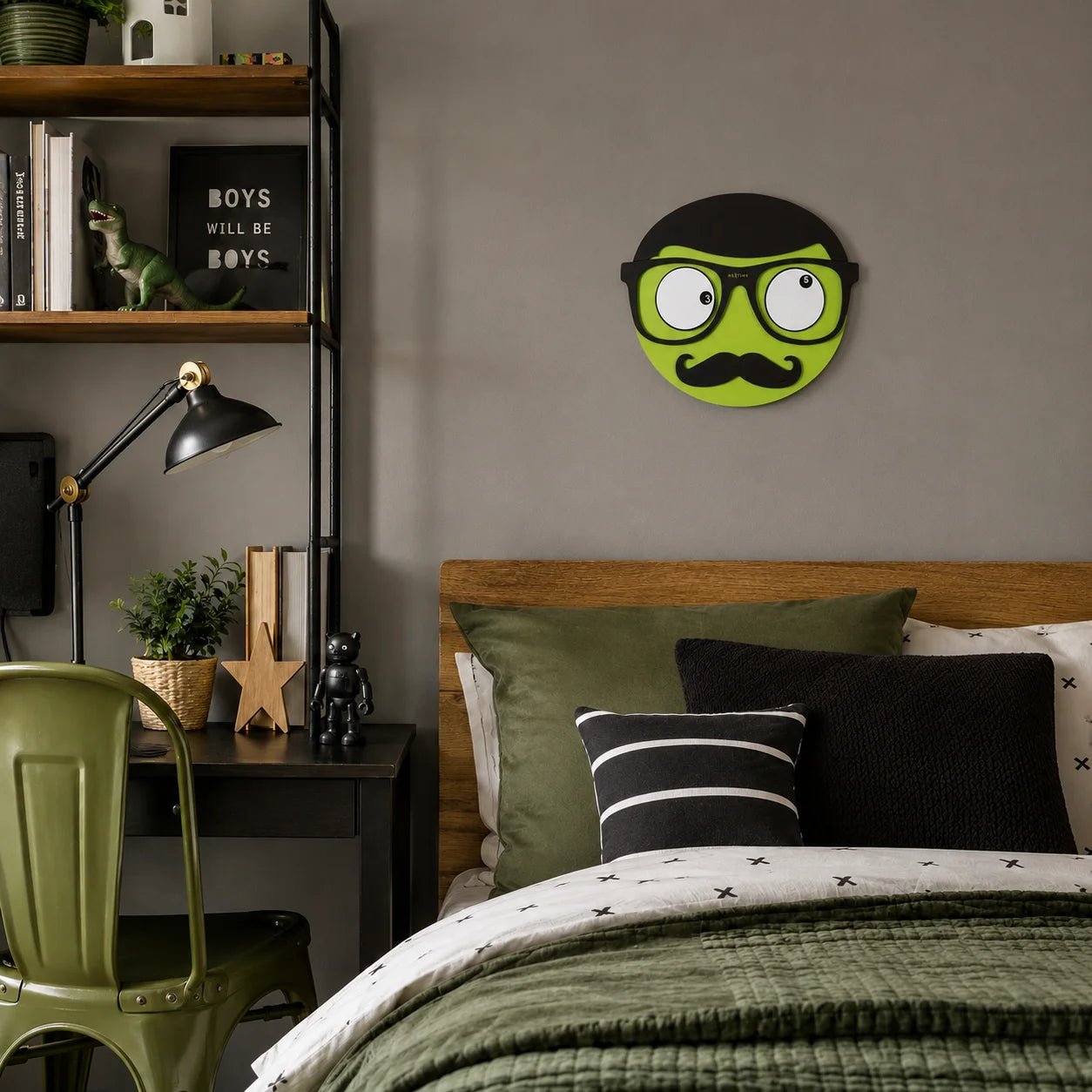 Grüne NeXtime Mr. Mustache Kinderuhr als Wanduhr im Jungenzimmer