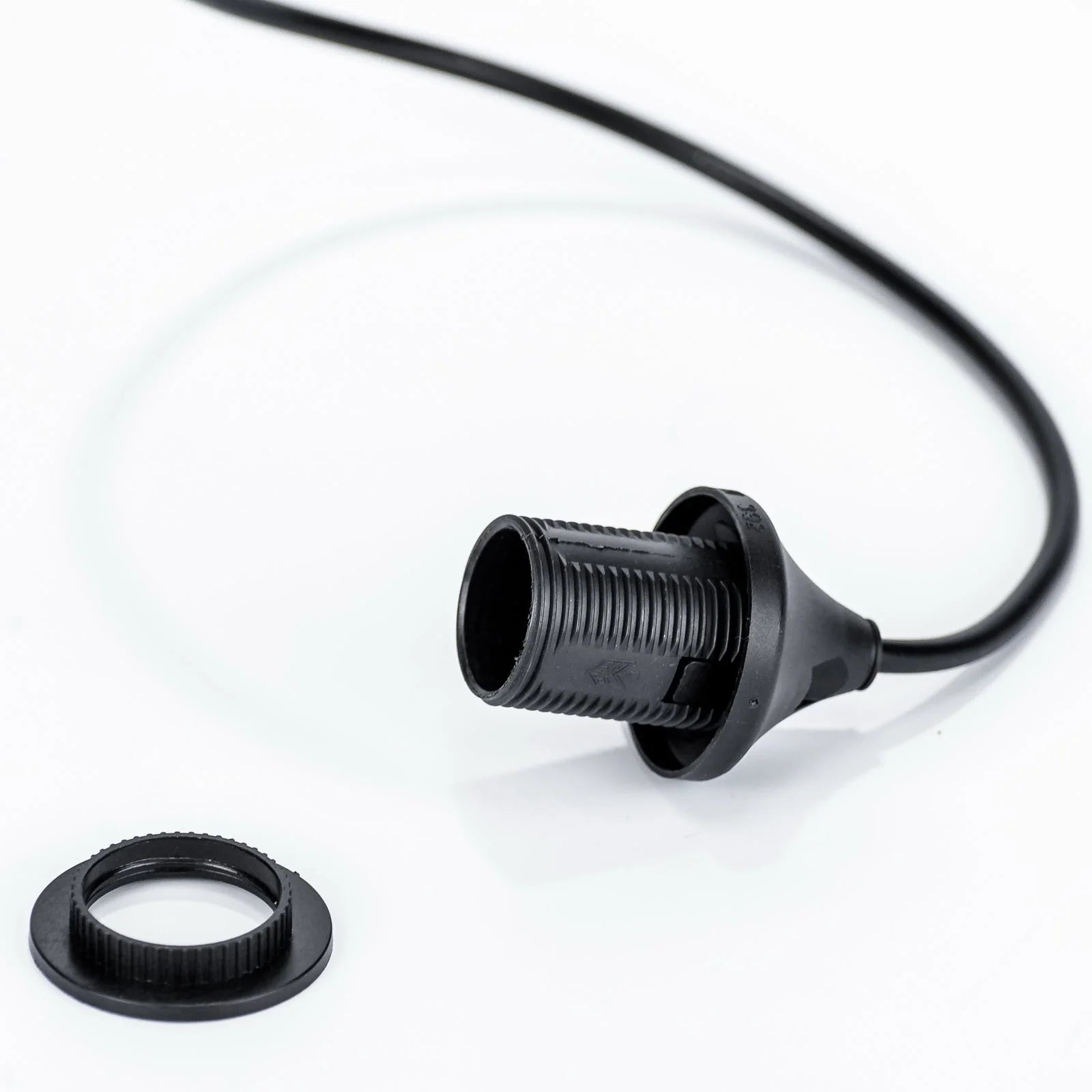 Hochwertiger Pendelaufhang E14 Kabel aus Kunststoff in Schwarz für Hängeleuchte