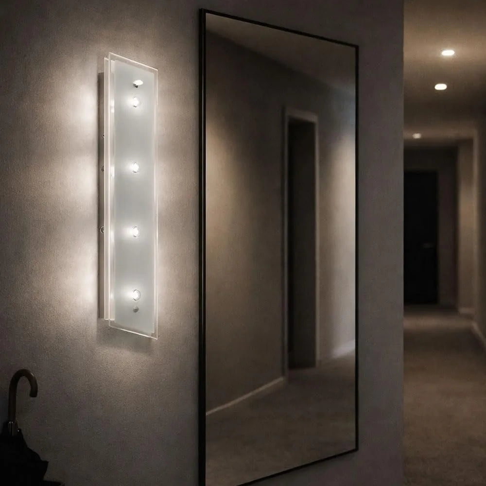Schmale Wandleuchte Lumiera mit 4 Lichtpunkten Spiegelleuchte Schminktisch flach und schmal esto 9740025-4 