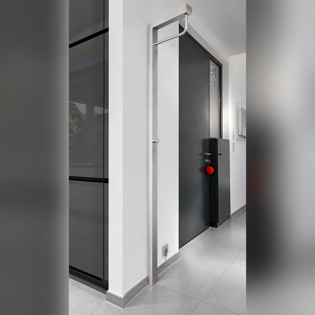 Beleuchtete Design-Garderobe mit LED · Aluminium · 200 cm · dimmbar