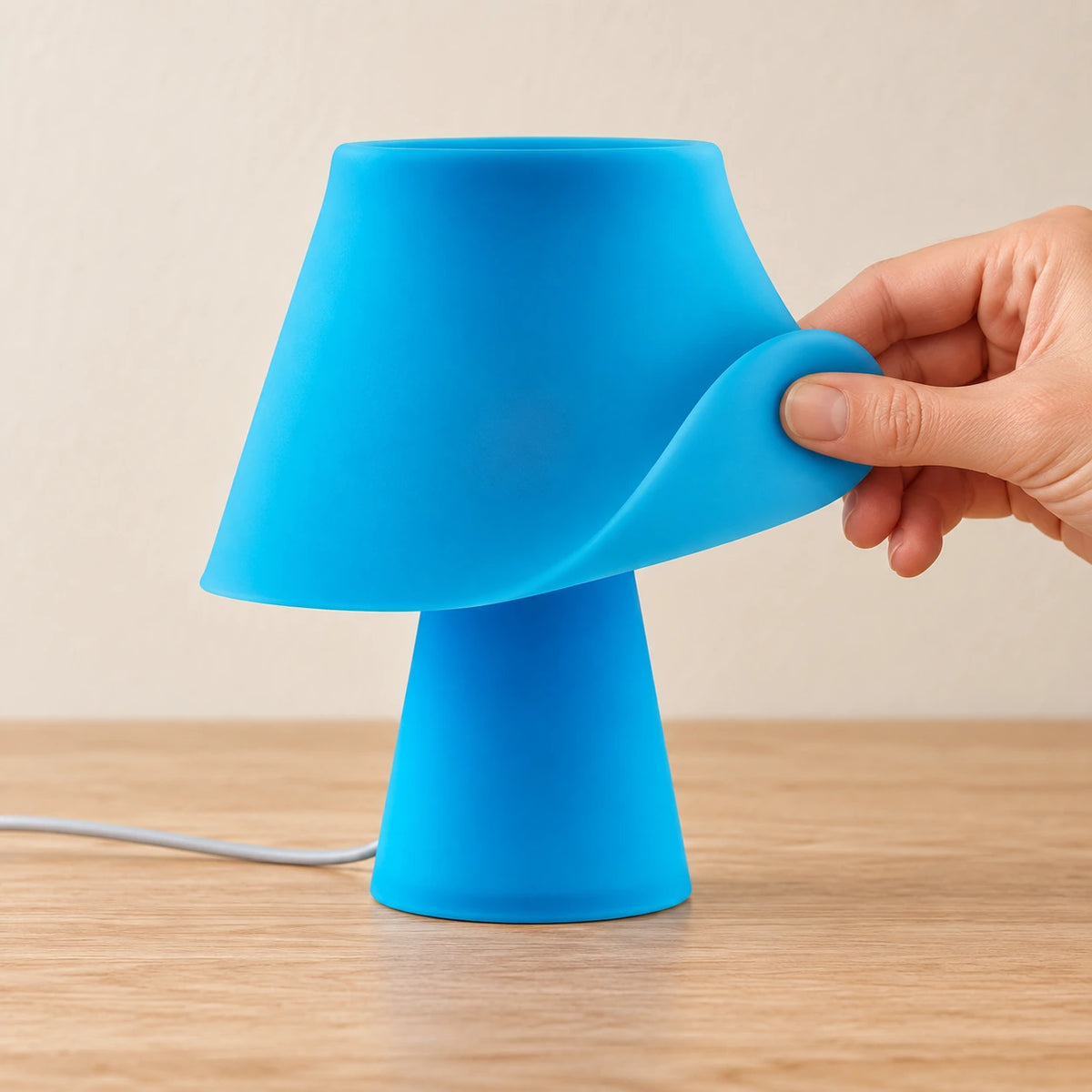 Sompex NUMEN Blau mit umgeformtem Silikonschirm