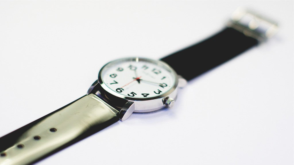 10x Armbanduhr Herren schwarz weiß Retro Station Nextime