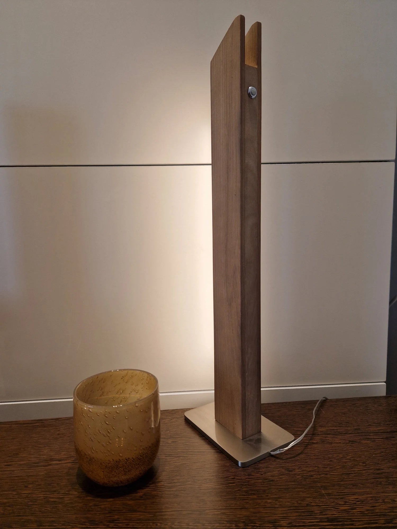 LED-Tischleuchte aus Holz mit stufenlosen Touch-Dimmer Unique 