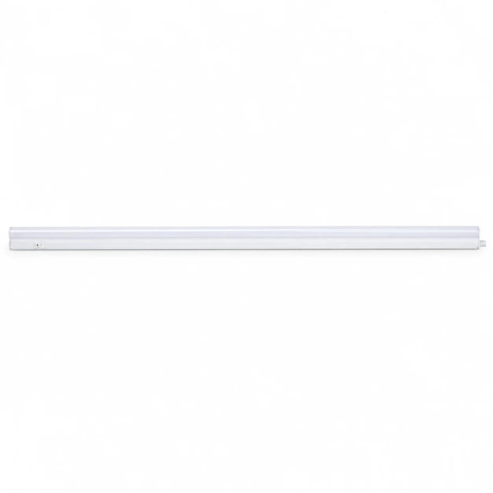 Weiße Vesio LED-Lichtleiste mit 120 cm Länge als komplette Studioaufnahme vor weißem Hintergrund.