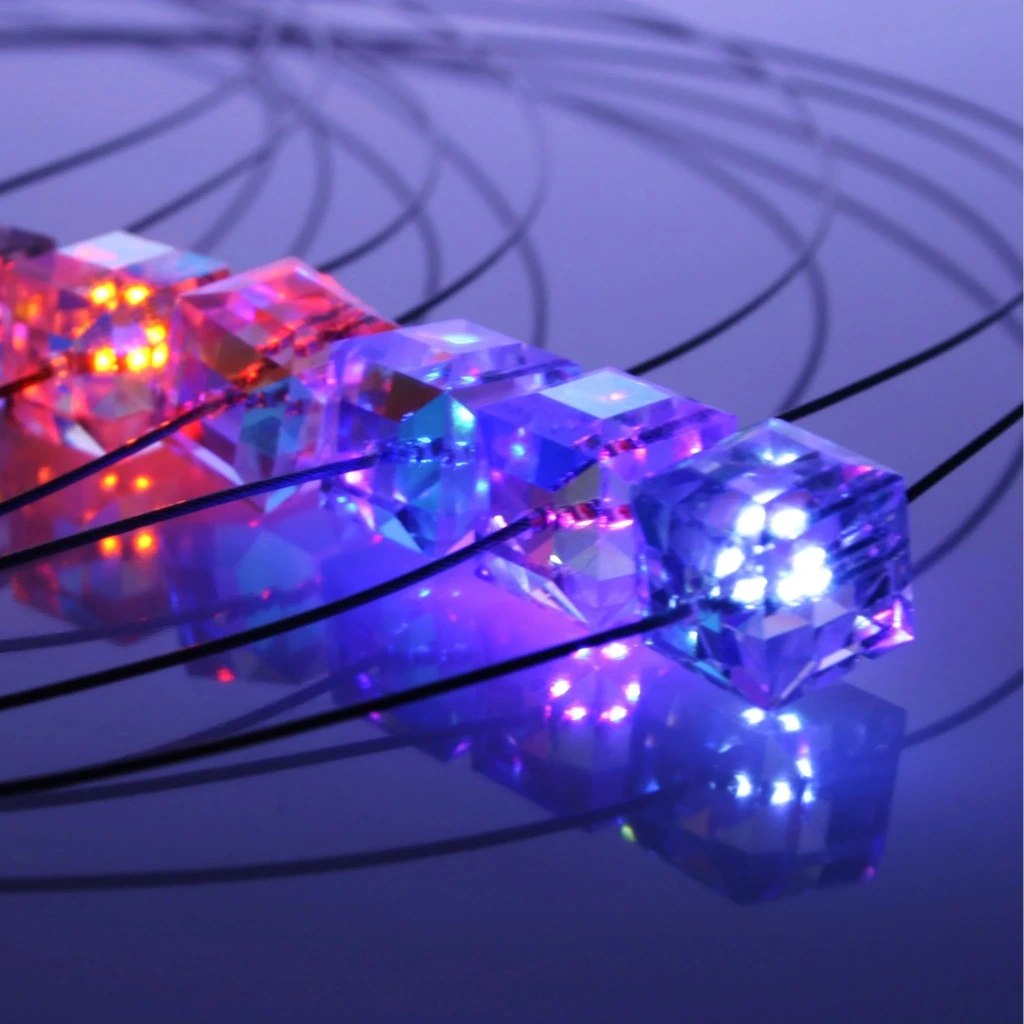 Leuchtende Halskette – Cube (geschliffen) – Pink (Rosa) – Swarovski® Elements