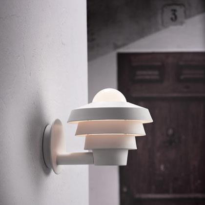 Außenwandleuchte weiß mit Glaskugel Elements