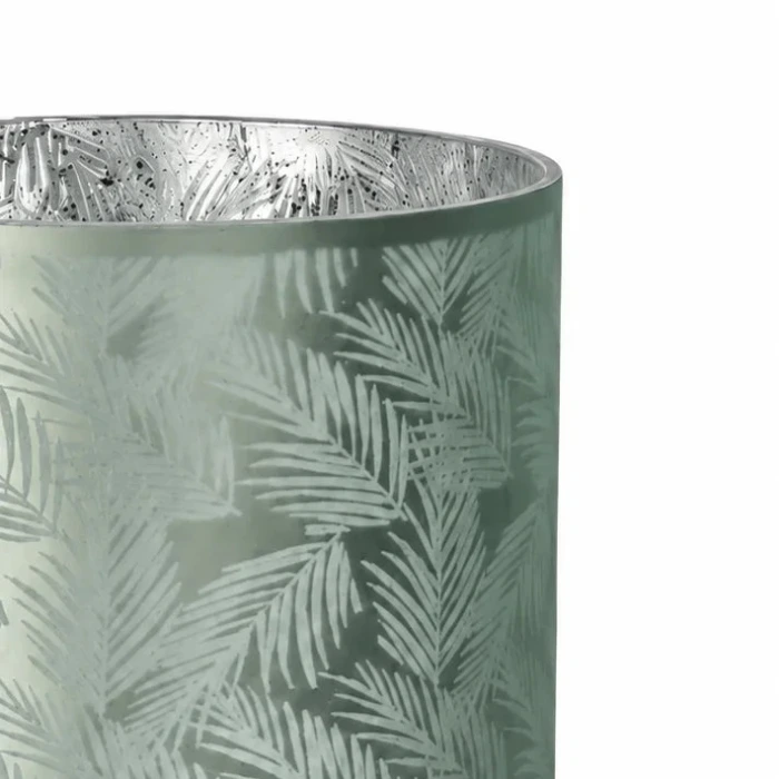 Detailaufnahme der Windlicht Vase Übertopf aus Glas in Grün-Silber mit Farn- und Blattmuster und innenliegender Chrom-Optik, 20 cm