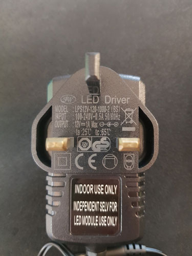UK Driver LED Treiber Stecker Transformator 12V 1A Steckertrafo
